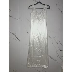 VTG Satin Wedding Gown Lace Empire Short Sleeve Lace Train/Veil XS Handmade